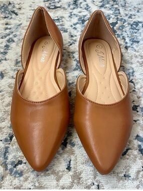 Tan Pointed Flats – Sleek Everyday Style BRAND NEW